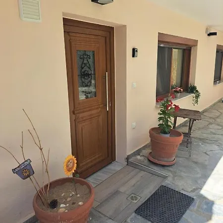 Apartment Irida *
