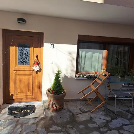 Irida Apartment *